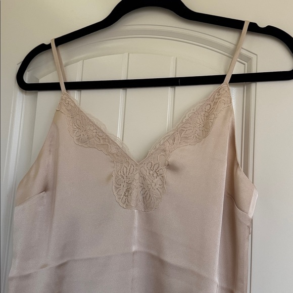 NWOT Express Cream Satin Lace V-Neck Cami Size XS - Picture 2 of 11